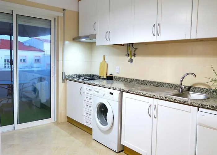 Apartment, 10 Mins Walk To Apartment