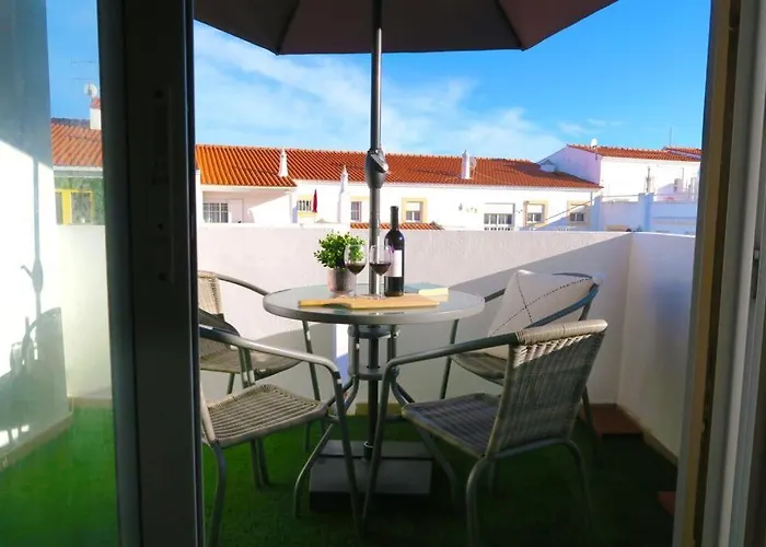 Apartment, 10 Mins Walk To Apartment Albufeira