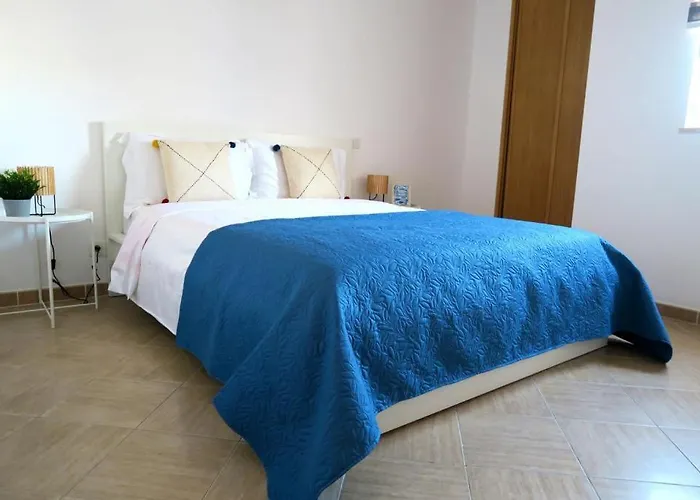 Apartment Apartment, 10 Mins Walk To Albufeira