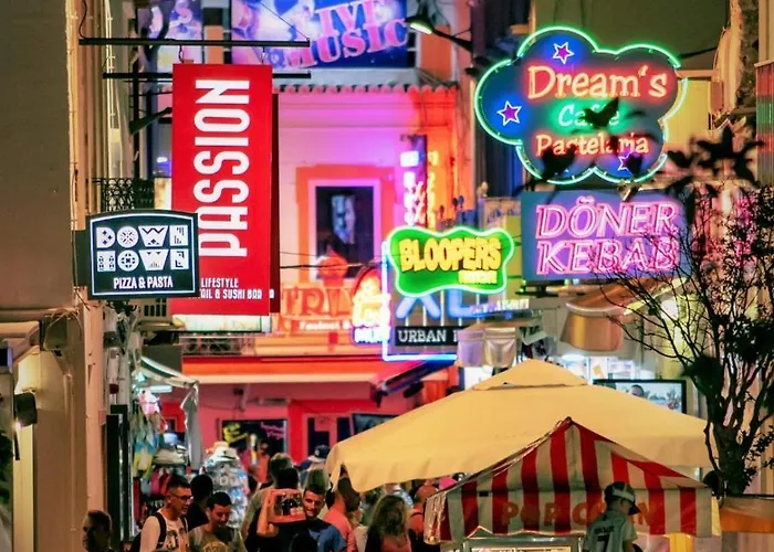 Apartment, 10 Mins Walk To Apartment