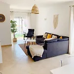 Appartement Apartment, 10 Mins Walk To *