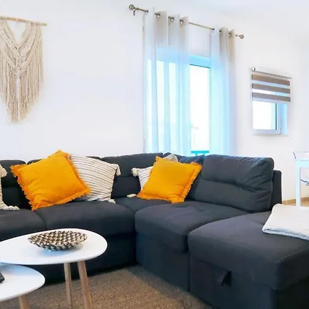 Apartment, 10 Mins Walk To * Albufeira
