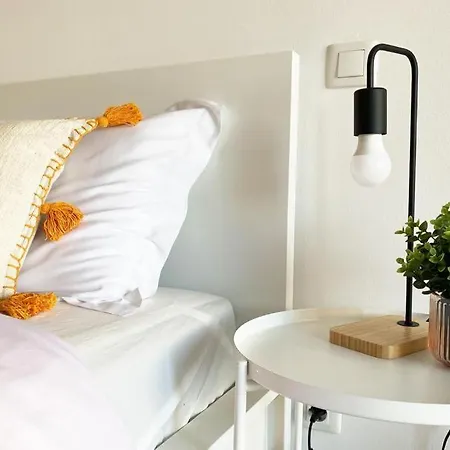 Apartment, 10 Mins Walk To Албуфейра